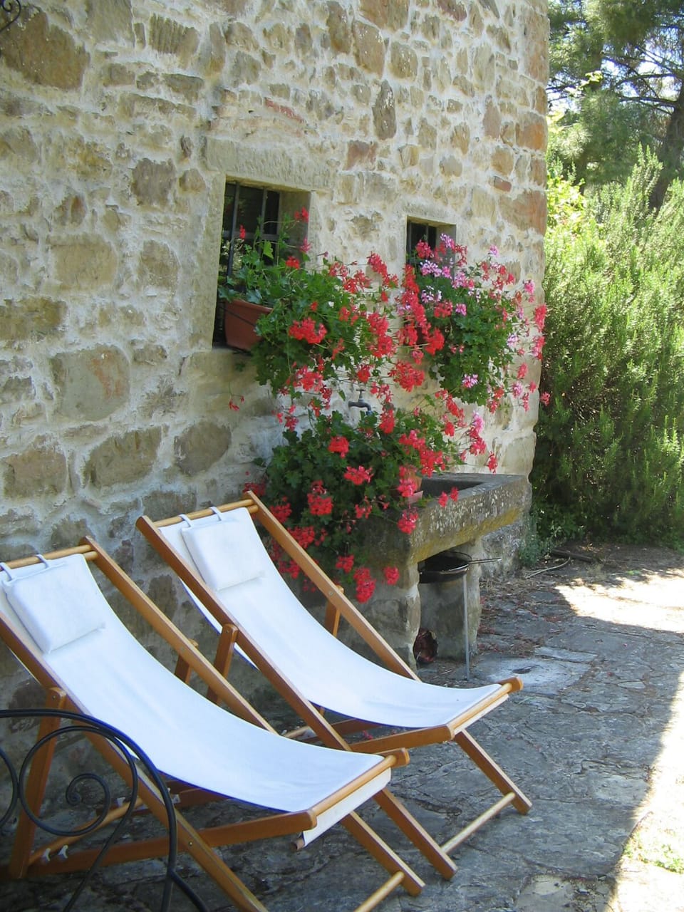 there's Always a sunny or a shady spot where to enjoy the view