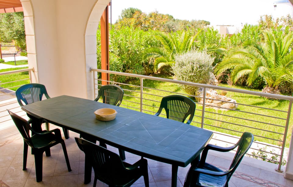 terrace & garden