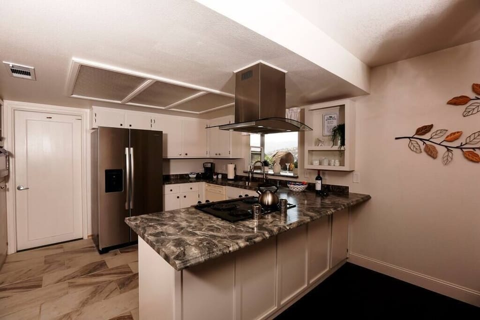 Very well equiped and clean kitchen. 