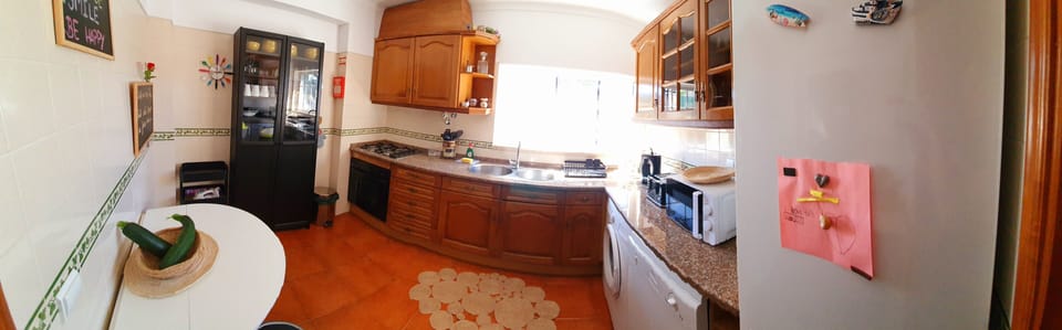 Cozinha(Resto Chão)
Kitchen(Ground Floor)