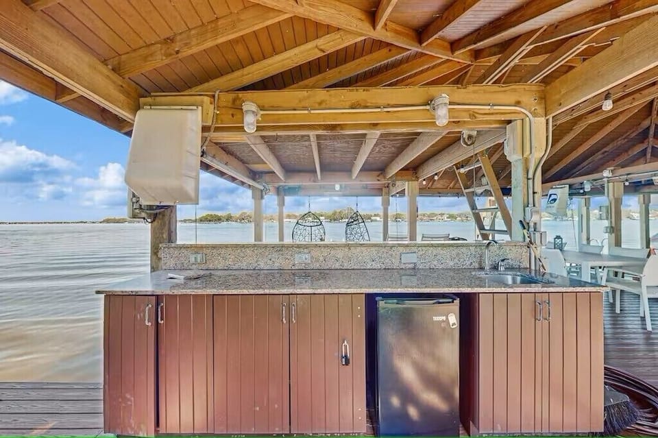 Dockside Refrigerator, Sink and Counter. Everything to enjoy the Lake All Day!