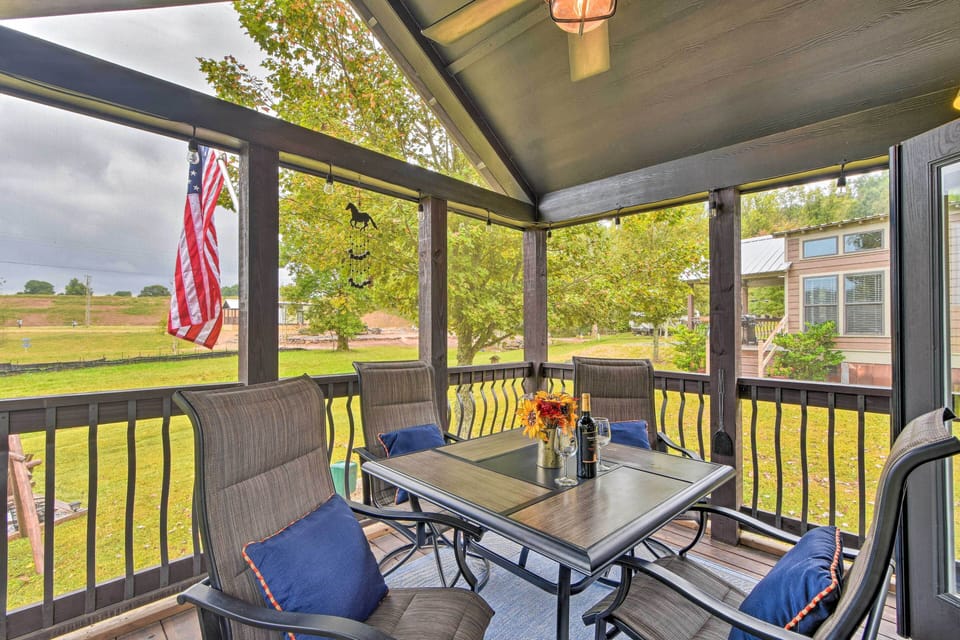 Updated Screened-In Porch