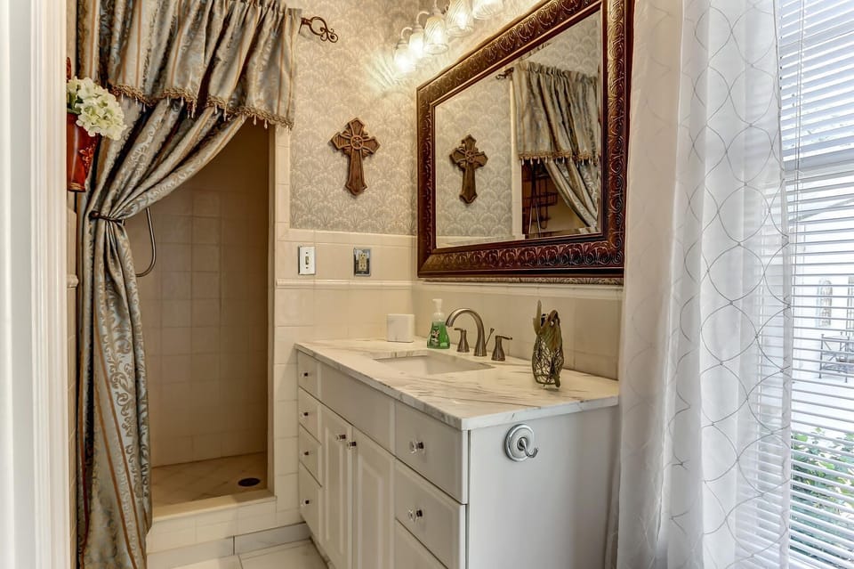 Downstairs Full Master Bath