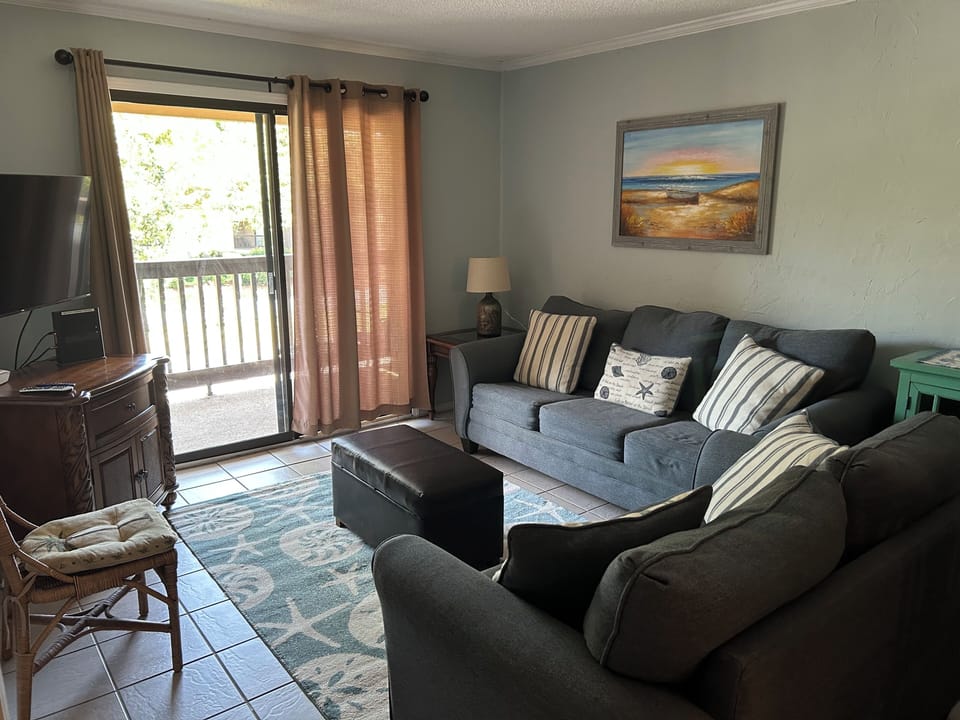 Bright living room with plenty of seating