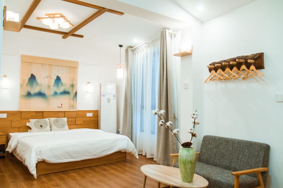 Suite | Blackout drapes, soundproofing, WiFi (free)