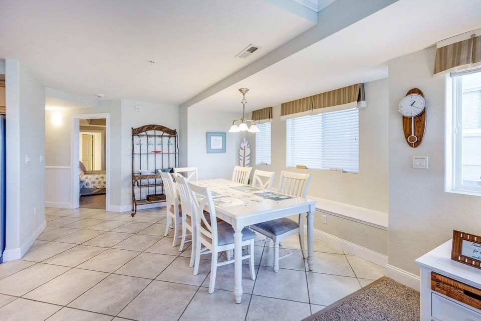 Spacious Dining Area with Custom Tile and great views.