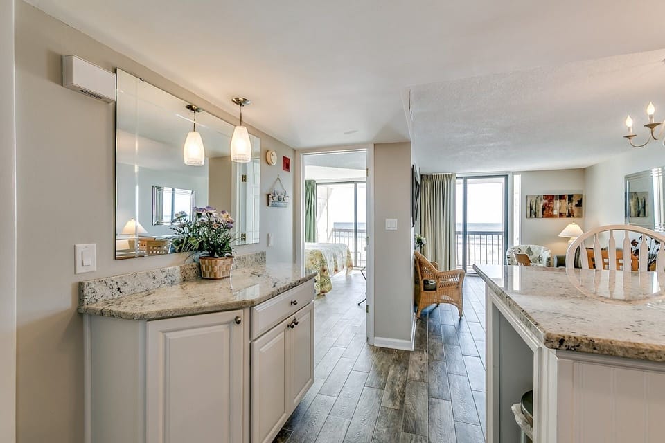 Wet Bar Area 