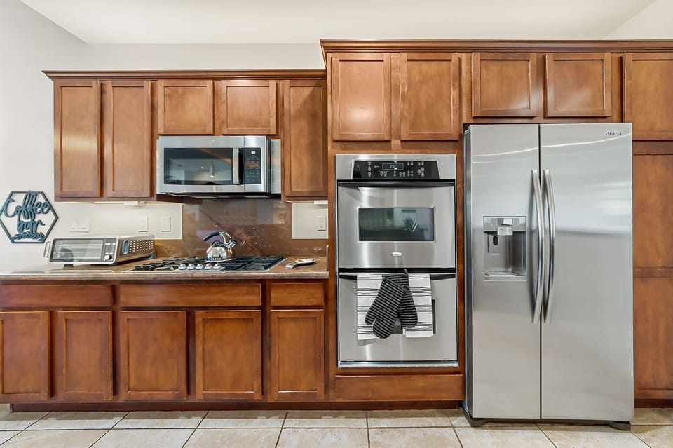 The kitchen is fully equipped with everything you need to make cooking a breeze!