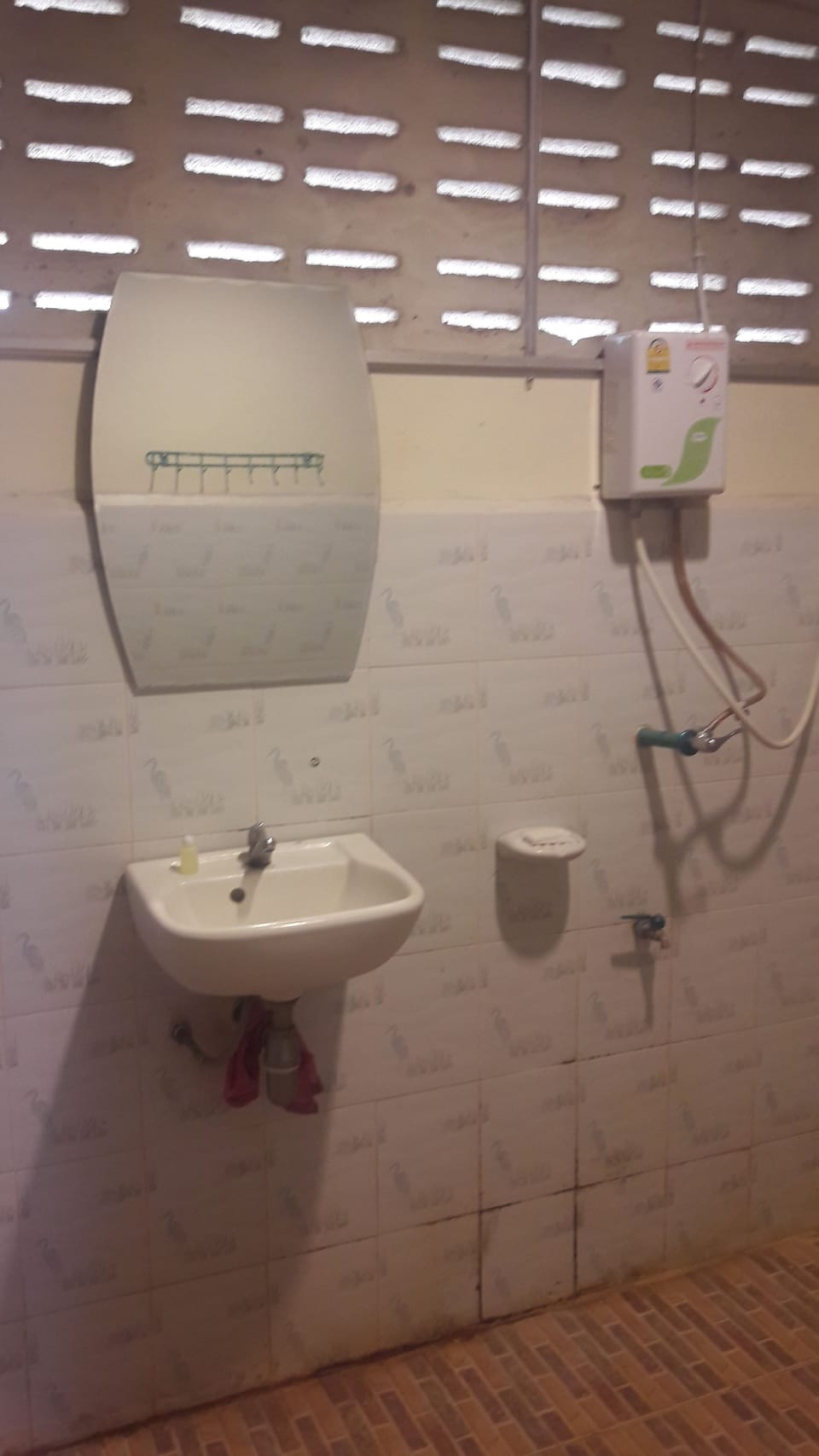 Bungalow | Bathroom sink