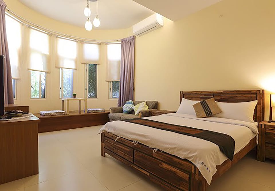 Deluxe Double Room, 1 Double Bed, Non Smoking, Ocean View | Desk, blackout drapes, free WiFi, bed sheets