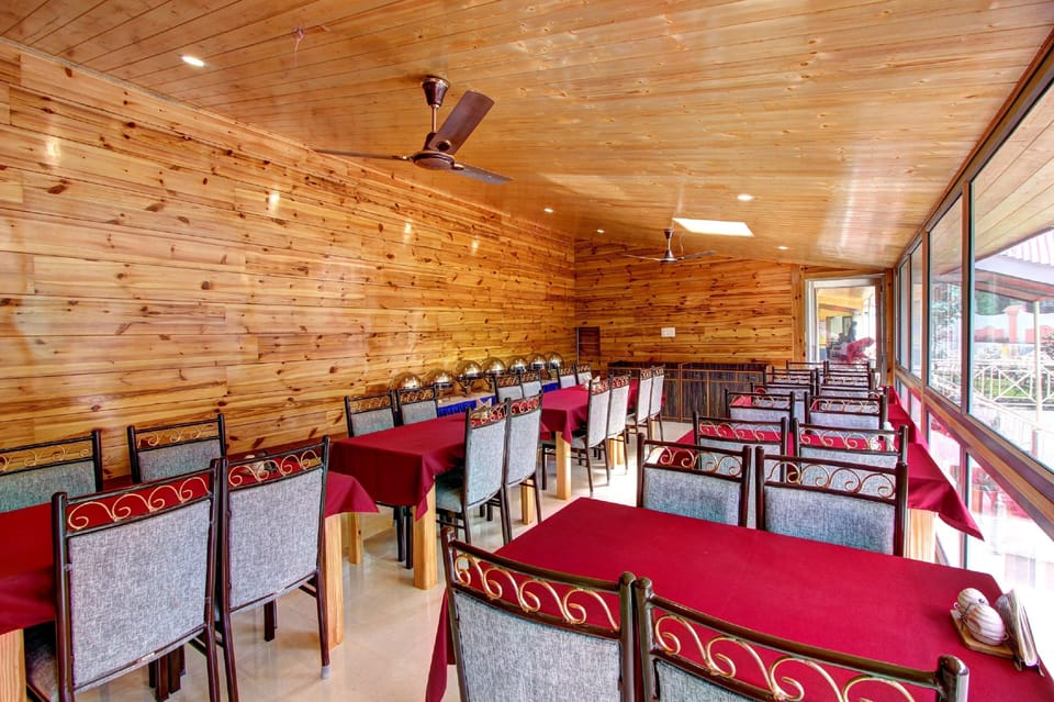 Couples dining