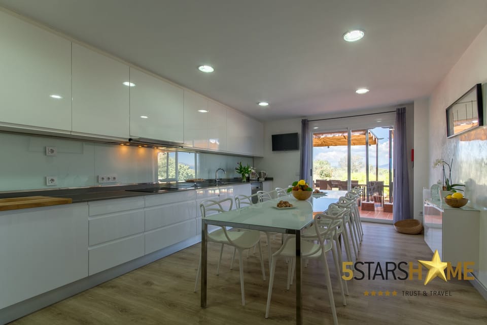 Fully equipped kitchen