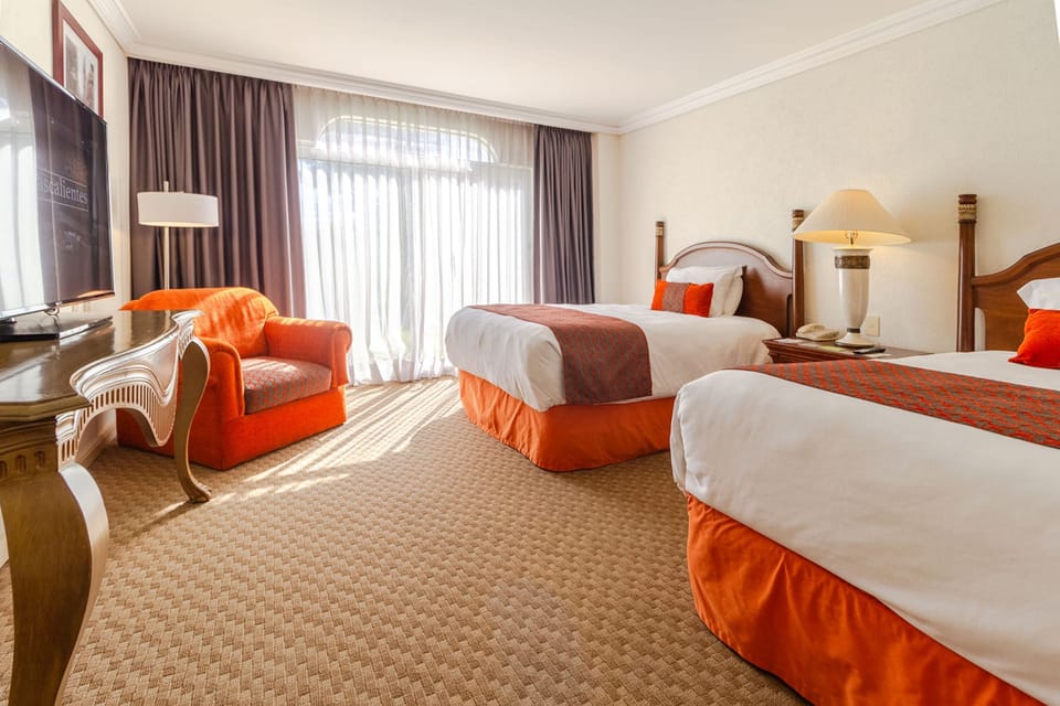 Camino Real Club 2 camas ED | 1 bedroom, premium bedding, in-room safe, blackout drapes
