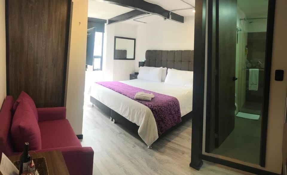 Superior Double Room, Balcony | Television