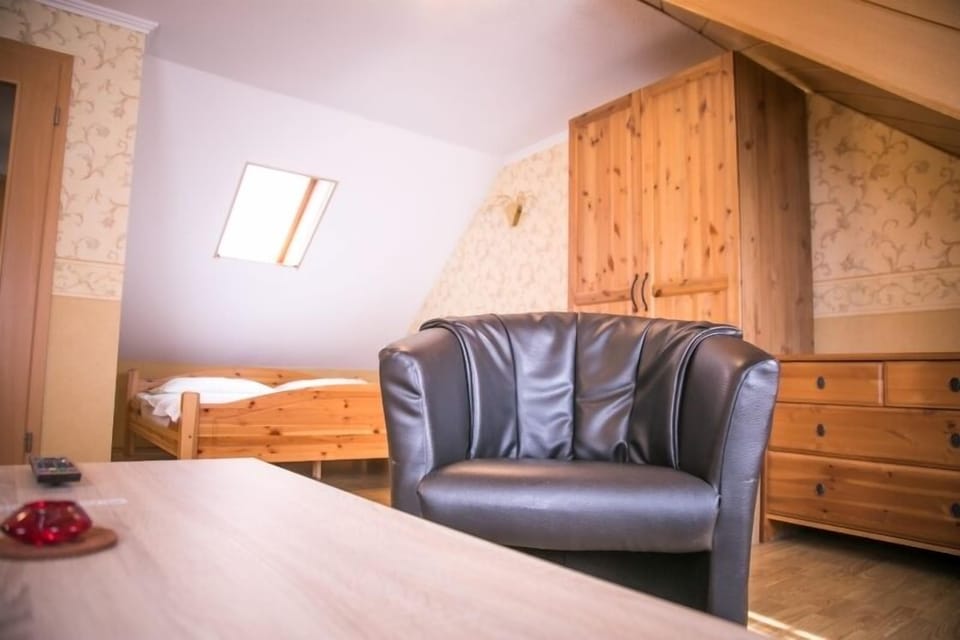 Double Room, Non Smoking, City View | Living area | Flat-screen TV