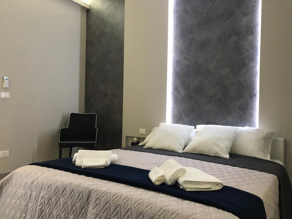 In-room safe, desk, blackout drapes, soundproofing