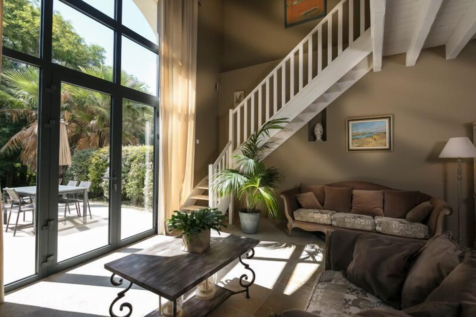 Le Chateau des Cinq Cantons Bed and Breakfast in Carpentras