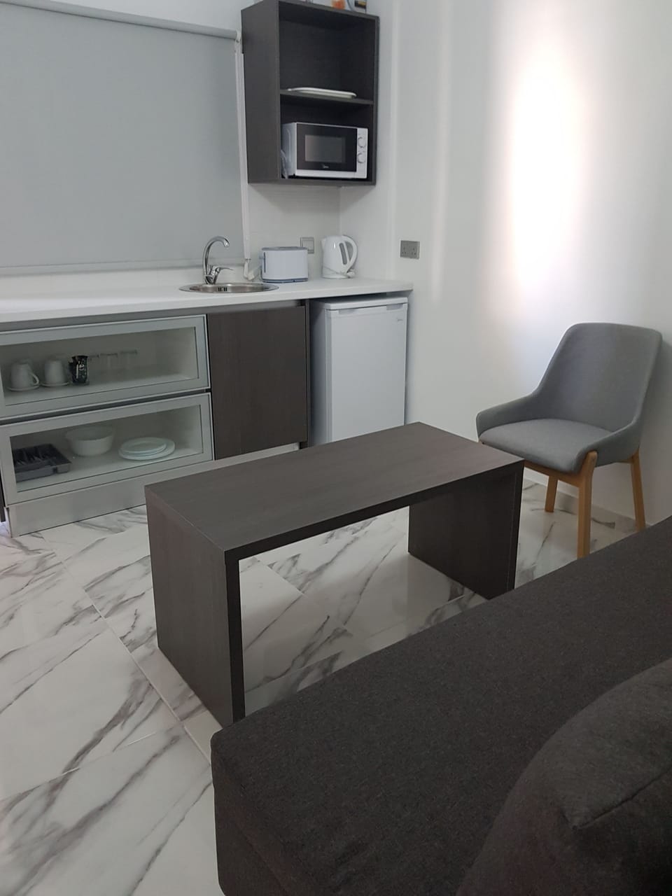 Apartment, 1 Bedroom | Private kitchenette | Microwave, stovetop, coffee/tea maker, electric kettle
