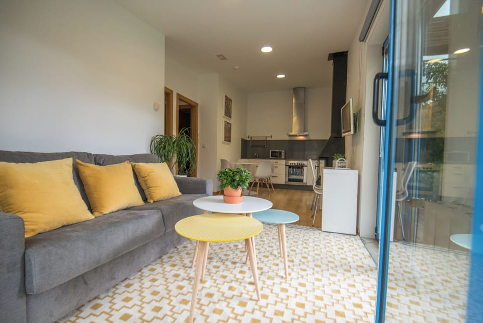 Cabin, 1 Bedroom (Rio) | Private kitchen | Full-size fridge, microwave, stovetop, coffee/tea maker