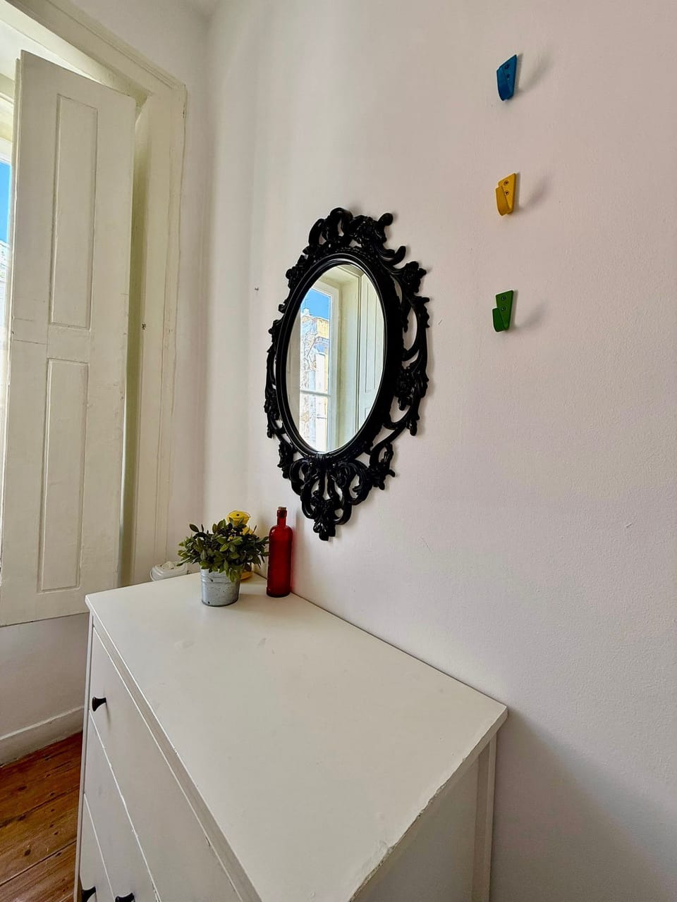 Double Room, Shared Bathroom (Sunny) | Room amenity