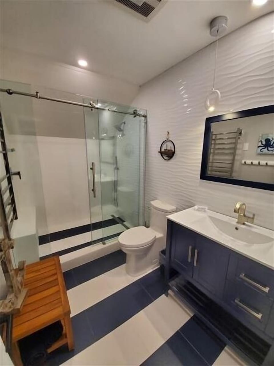 Upper Level Bathroom