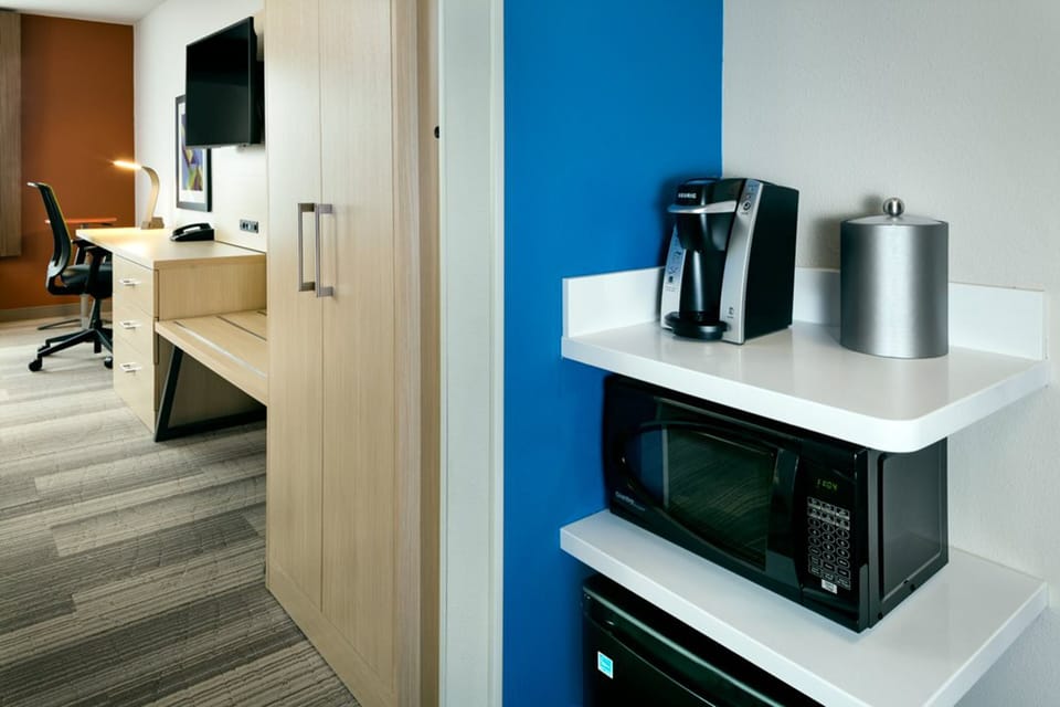 In-room safe, desk, laptop workspace, blackout drapes