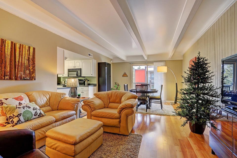 Condo, 2 Bedrooms | Living area | TV