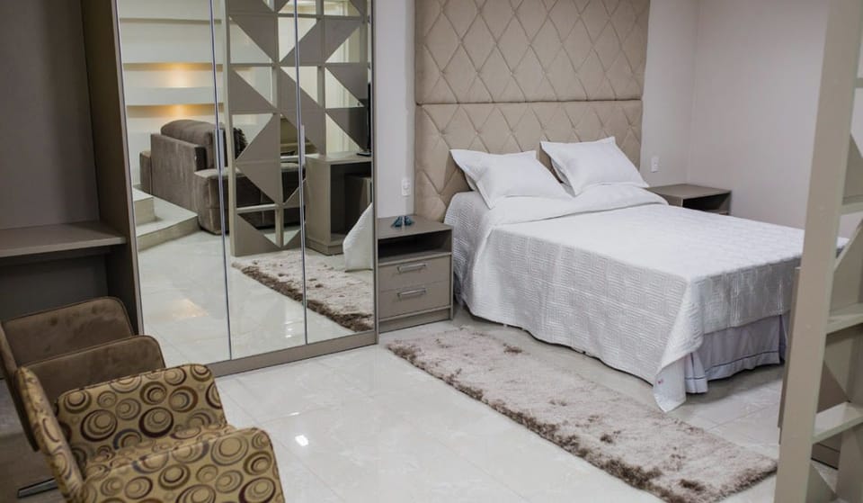 Suite | Minibar, desk, soundproofing, iron/ironing board