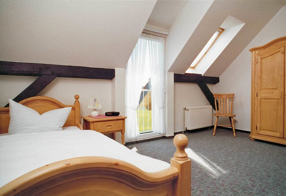 Single Room | Desk, free cribs/infant beds, rollaway beds, free WiFi
