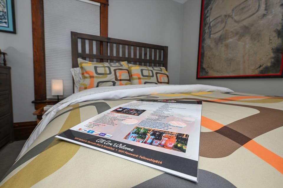 3.Big Louie Room - Bedroom 3: Queen Bed, Non-Smoking - No Pets | Premium bedding, down comforters, pillowtop beds, individually decorated