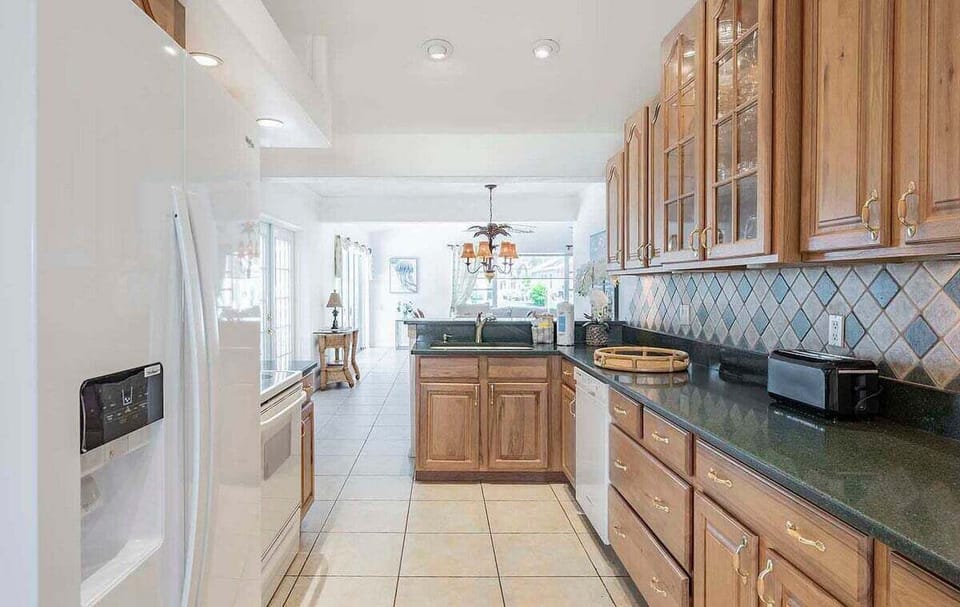 Fully Furnished Kitchen