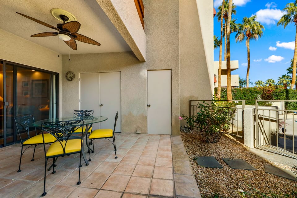 The jacuzzi and pool are right through the  gate on rt side of pic.