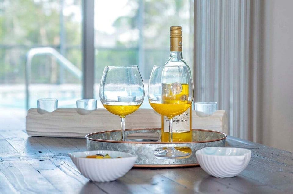 It's Wine O'clock