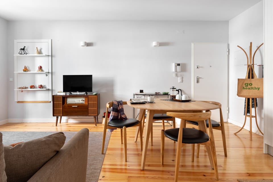 Spacious lounge with high-quality furniture