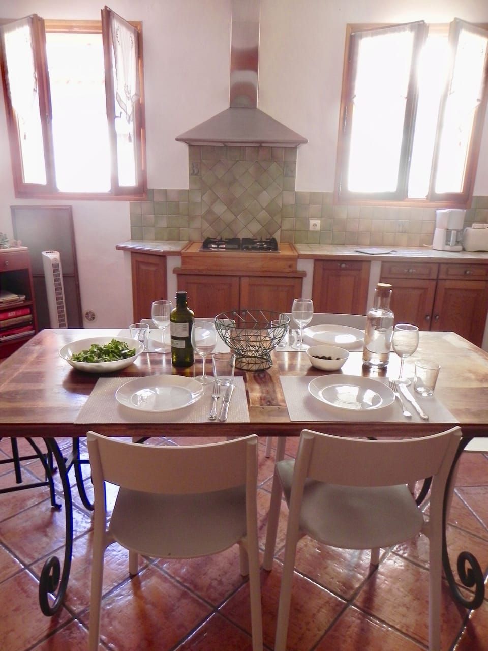 Open plan kitchen & living room.