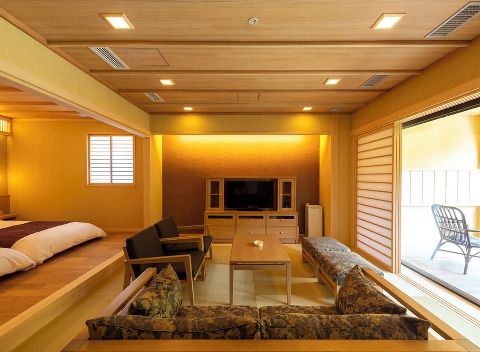 Premium Japanese Western Room, Non Smoking | In-room safe, soundproofing, bed sheets