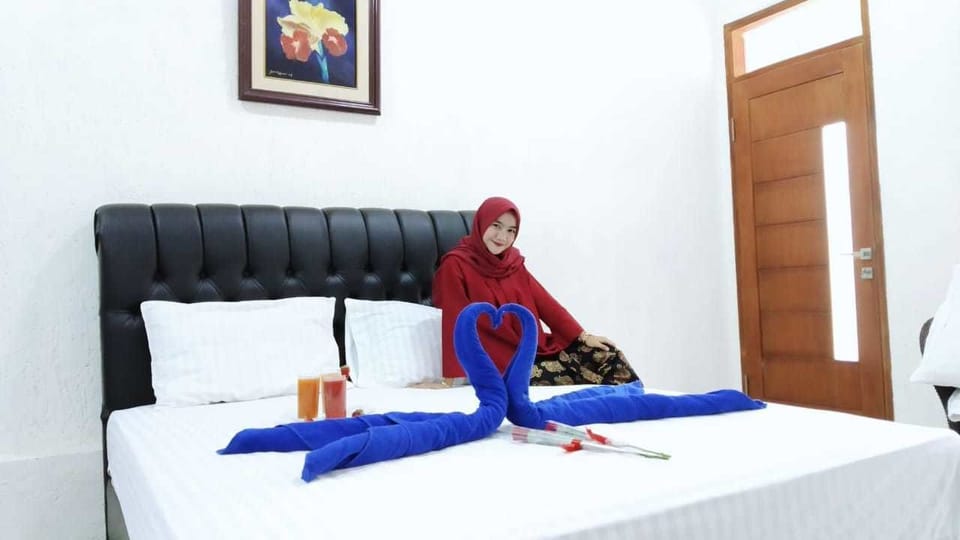 Deluxe Room | Desk, free WiFi