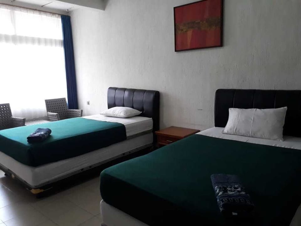 Deluxe Room | Desk, free WiFi
