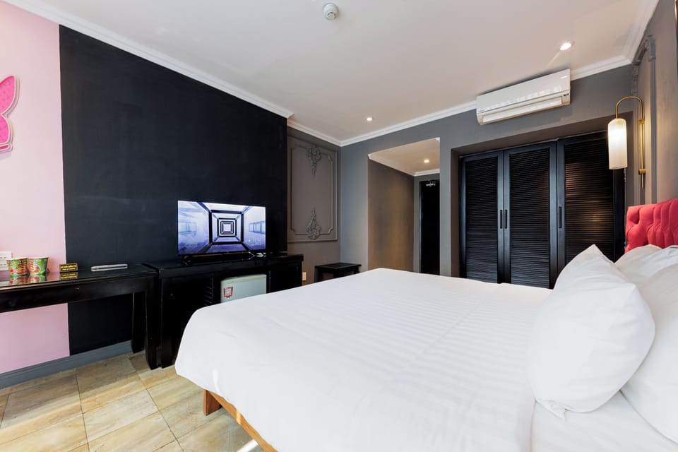 Deluxe Suite | Free minibar, desk, laptop workspace, free WiFi