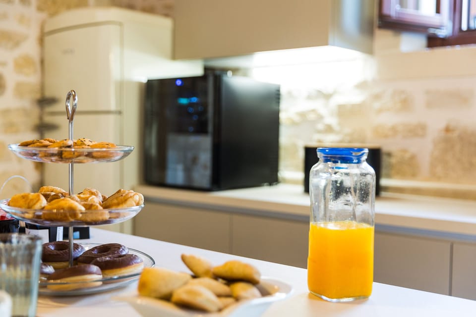 Fully eqquiped kitchen ideal for making the perfect breakfast
