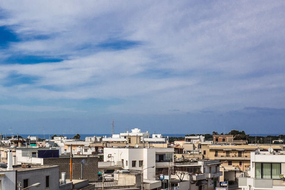 Above the roofs: modern+spacious apartment, near to the sea, penthouse style   Apartment in Carovigno