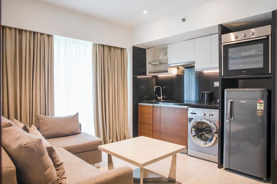 Studio Residence | Private kitchenette | Fridge, oven, dishwasher, coffee/tea maker