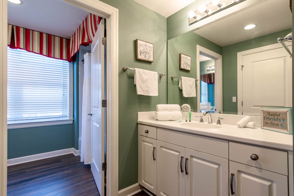 2nd Bathroom