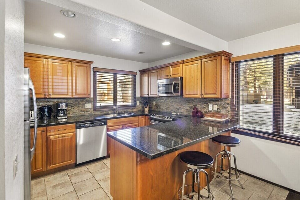 Upgraded fully equipped kitchen