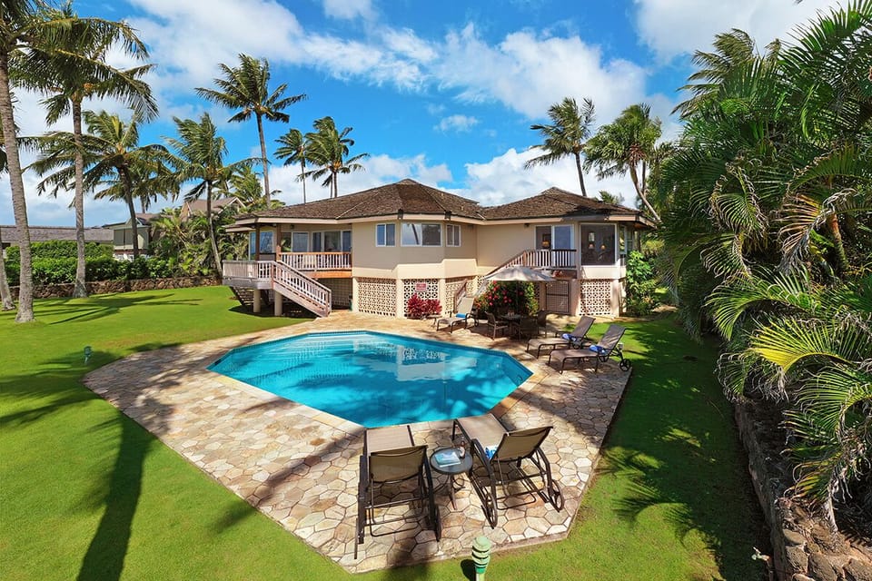 PRIVATE POOL