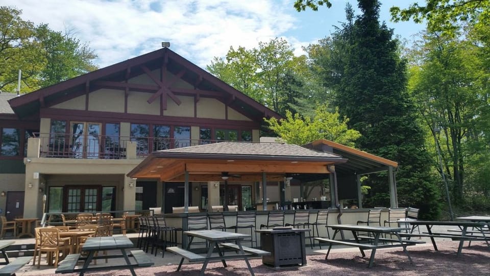 Boulder View Tavern