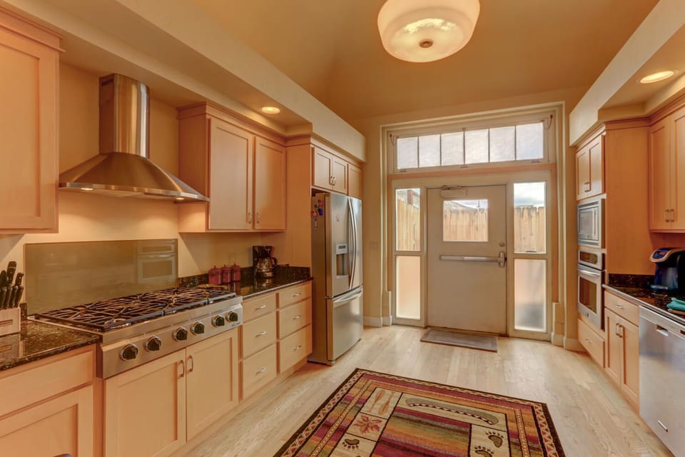Kitchen with 6 burner gas stove top