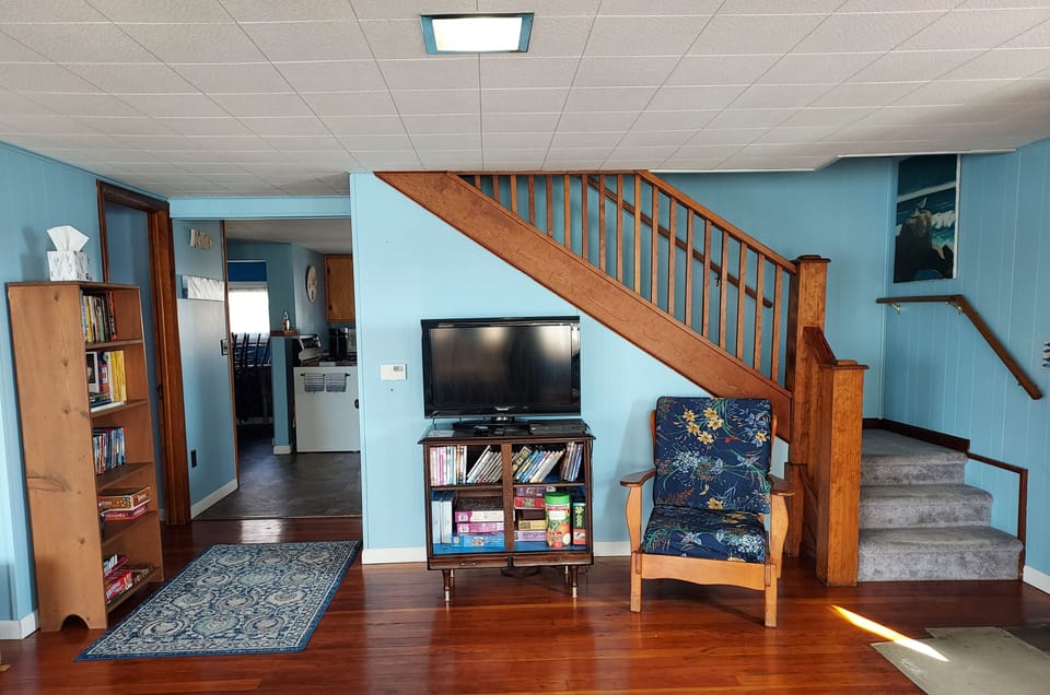 Living Room facing away from lake