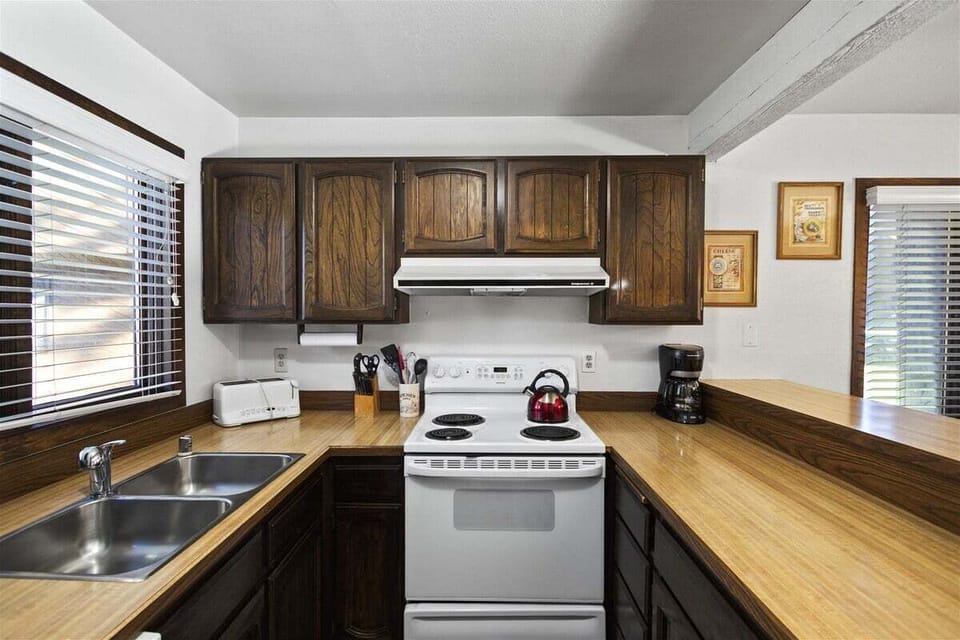 Fully equipped kitchen
