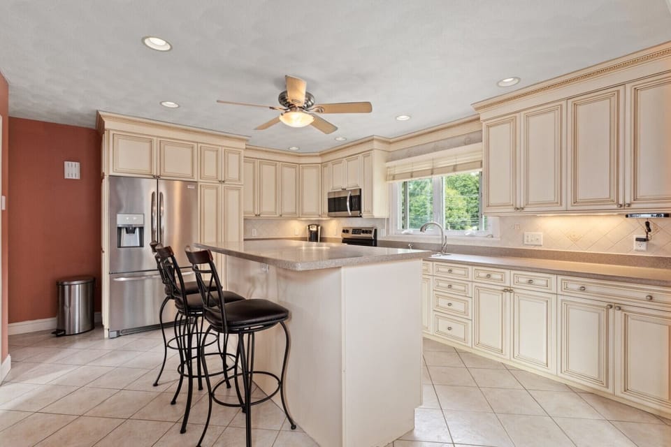 Kitchen has all that you need except for the food that you need to bring :)